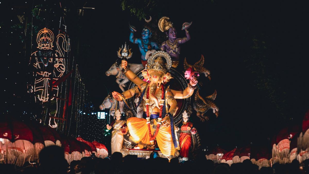 સુરતમાં સાઈરામ યુવક મંડળ દ્વારા ૨૯મા વર્ષે ગણેશ મહોત્સવનું ભવ્ય આયોજન: ‘સૂર્ય કોણાર્ક મંદિર’ની થીમ અને વડાપ્રધાનના જન્મદિને ૭૬ કિલોની કેક કપાશે